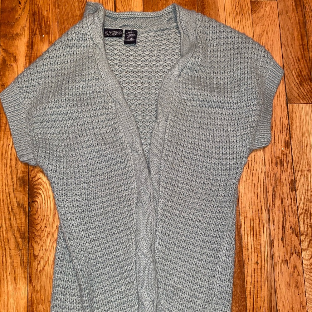 Light green short sleeve sweater